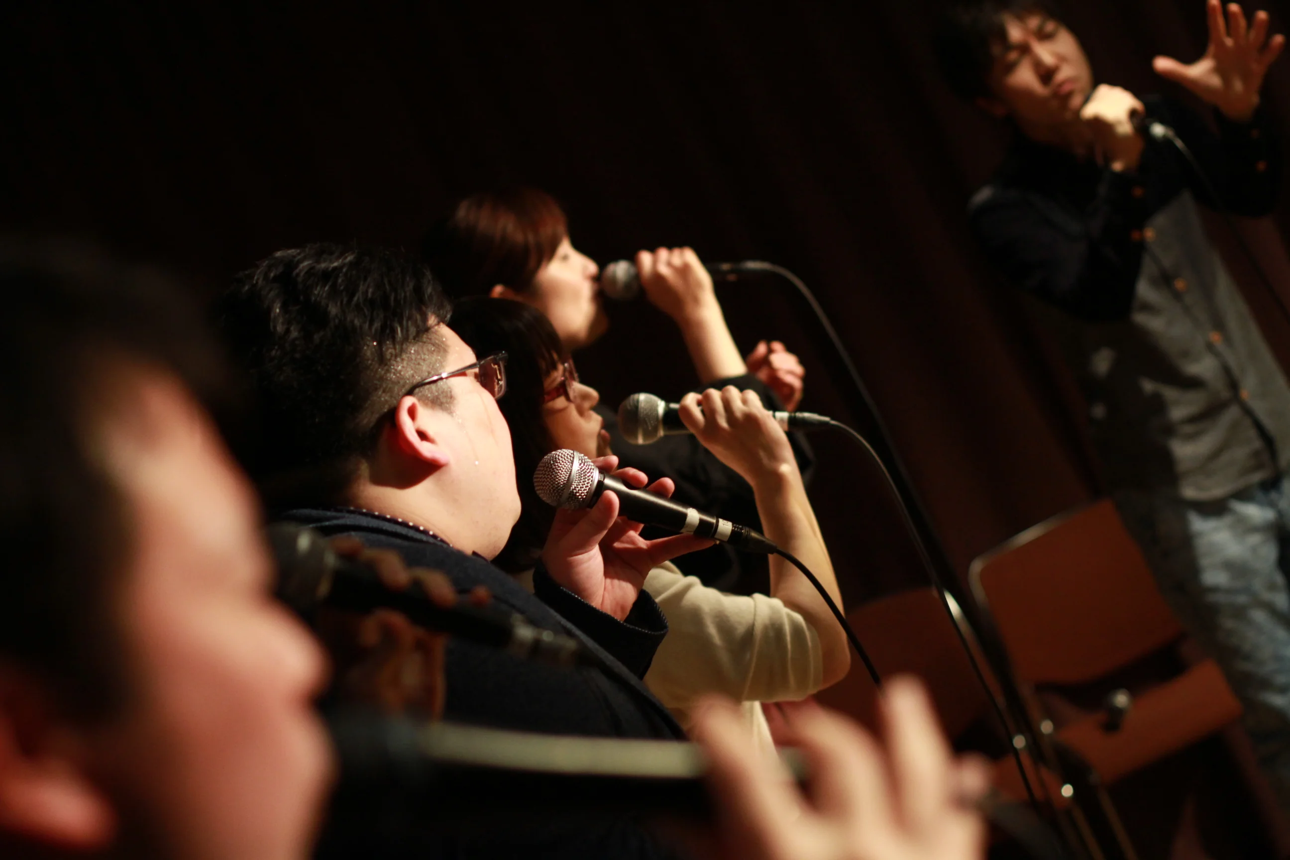 荒井善博（あらい　よしひろ）尚美ミュージックカレッジ専門学校などでヴォーカル講師。ライブの躍動感を 5D Mark II で記録。神戸・加古川エリアの出張撮影実績。
